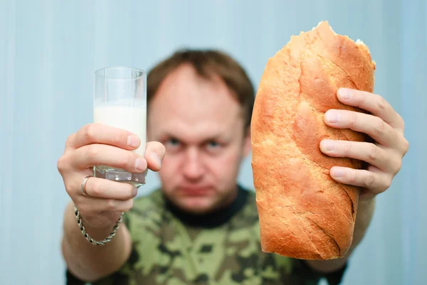 Leite e pão — Fotografia de Stock