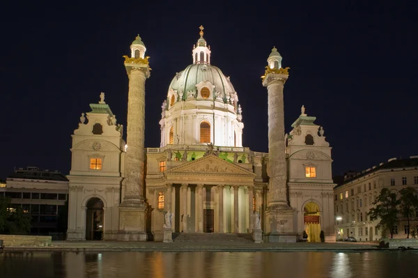 Karlskirche, Bécs, Ausztria, az éjszakai — Stock Fotó