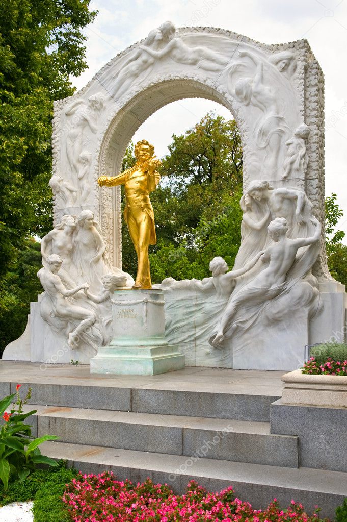 Johann Strauss Golden Statue in Vienna StadtPark