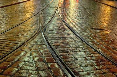 eski taş döşeme ve tramvay rayları Helsinki, Finlandiya