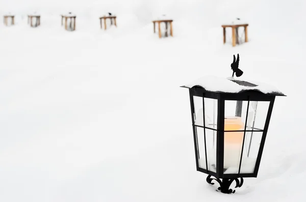 Linterna de Navidad vintage con en el cementerio —  Fotos de Stock
