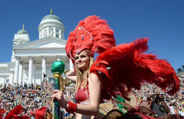 HELSINKI, FINLANDE, 8 JUIN. Carnaval d'été traditionnel de samba le 8 juin 2013 à Helsinki, Finlande . — Photo