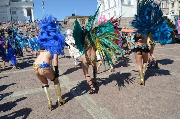 HELSINKI, FINLANDE, 8 JUIN. Carnaval d'été traditionnel de samba le 8 juin 2013 à Helsinki, Finlande . — Photo