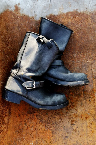 Alte Vintage-Lederstiefel — Stockfoto