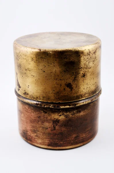 Velho pote de cobre com uma pátina — Fotografia de Stock