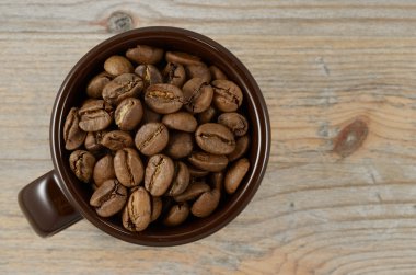 kahve çekirdekleri ile kahverengi Kupası