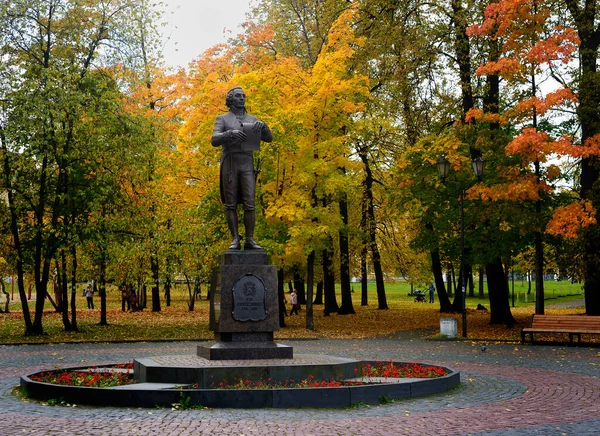 Monumento Poeta Russo Gavriil Derzhavin 18O Século Parque Cidade Petrozavodsk — Fotografia de Stock