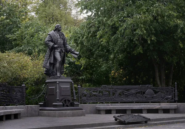 Monument Över Den Brittiske Industrimannen Charles Gascoigne 1738 1806 Petrozavodsk Stockfoto