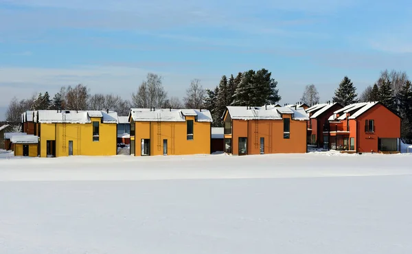 Κατοικημένη Περιοχή Των Τυπικών Σπιτιών Χειμώνα Στη Φινλανδία — Φωτογραφία Αρχείου