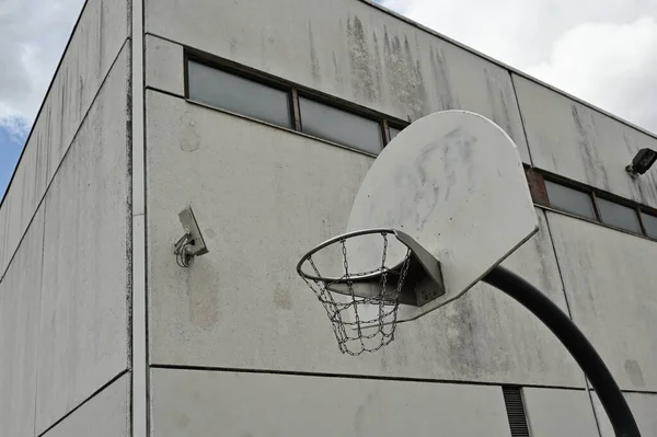 Vandal Basketball Hoop Iron Chains Gloomy Cloudy Sky Next Concrete — Stock Photo, Image