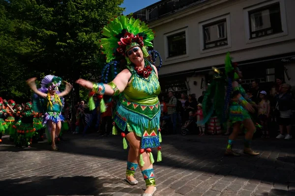 2022年6月11日 芬兰赫尔辛基 传统夏季赫尔辛基Samba Carnaval 该活动包括舞蹈 讲习班 表演和巴西文化 — 图库照片