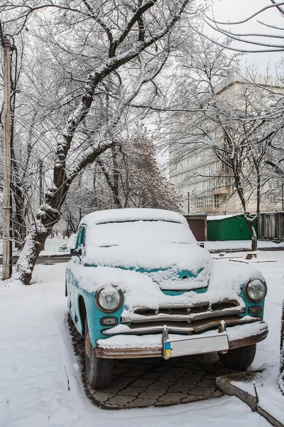 Bil begravd av snö. — Stockfoto