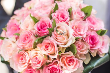 Alyans bouquet ile