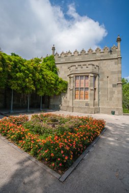 vorontsov Sarayı, çalılar ve dağlar