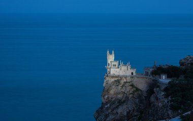İyi bilinen castle Kırlangıç'ın gece fotoğrafları