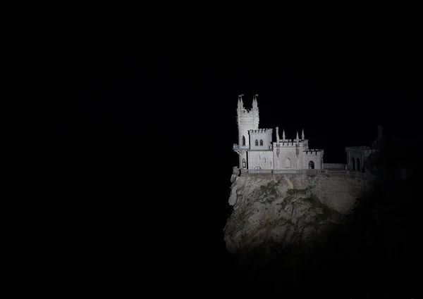 Nighttime photos of well-known castle Swallow's — Stock Photo, Image