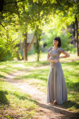 Ormandaki güzel kız