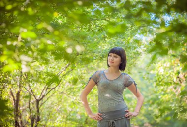 Ormandaki güzel kız