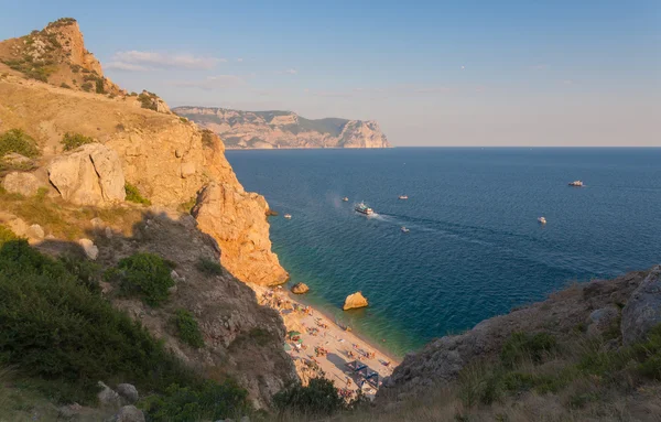 Montañas de Crimea forman la ciudad de Balaklava —  Fotos de Stock