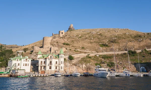 Resort in der Bucht von Balaklava. — Stockfoto