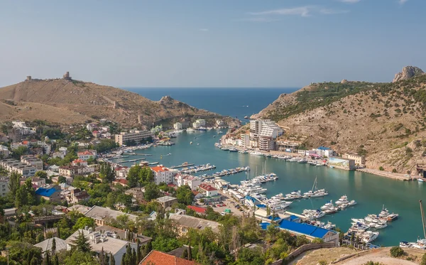 Pueblo en la bahía de Balaklava. vista superior . —  Fotos de Stock