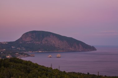 Gurzuf ilçesi ve ayu dag dağ