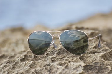 güneş gözlüğü