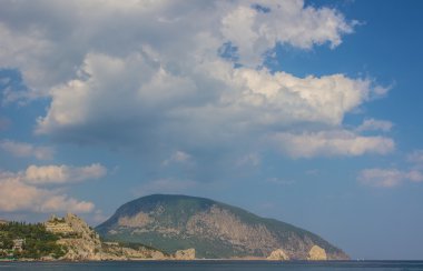 Gurzuf ilçesi ve ayu dag dağ