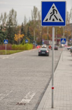 yaya geçiş trafik işaretleri