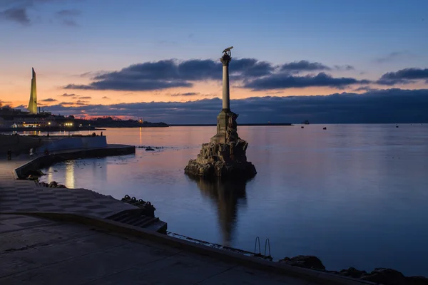 Sivastopol yılında evlendikten savaş gemileri için anıt — Stok fotoğraf