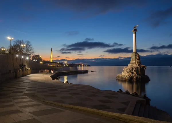 Památník uchopiv válečné lodě v Sevastopolu — Stock fotografie