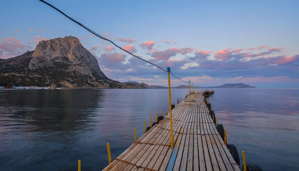 Sonnenuntergang in der Bucht von "novyi svet" — Stockfoto