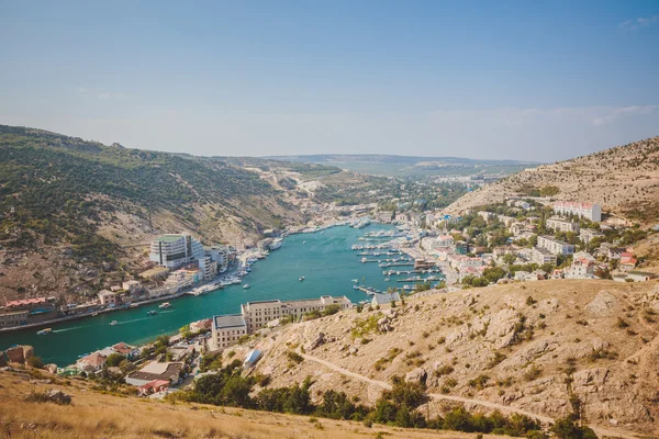 Balaklava Stadt und Bucht — Stockfoto