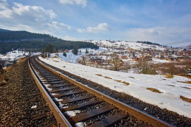 Karpatya dağ kayak merkezinin güzel manzarası, kış karlı manzarası                               