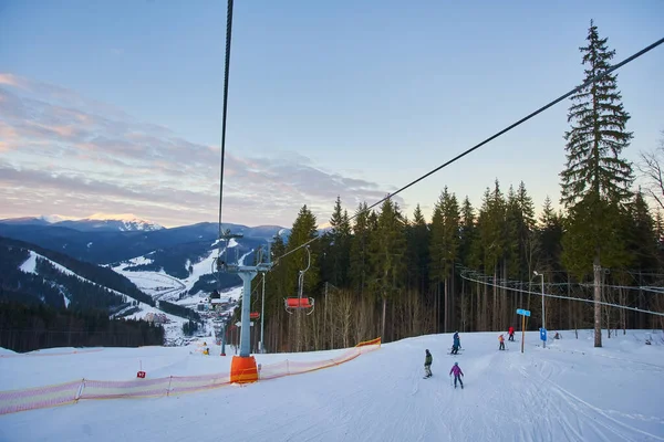 Schöne Aussicht Auf Das Skigebiet Der Karpaten Winterliche Schneelandschaft — Stockfoto