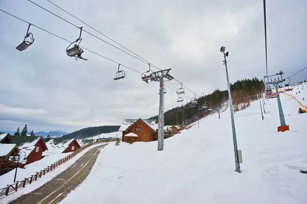 Hermosa Vista Estación Esquí Montaña Los Cárpatos Paisaje Nevado Invierno —  Fotos de Stock