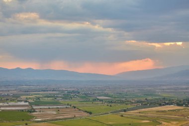 Pamukkale manzarası, hindi. Pamukkale hindisinde günbatımı