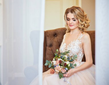 Mutlu gelin sabah. Gelin hazırlanıyor. Düğün Fotoğraf