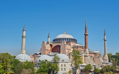 İstanbul 'da Ayasofya. Türkiye 'nin en eski ve en önemli simgelerinden biri.