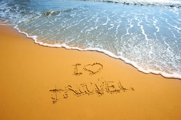 Handgeschriebene Wörter Ich Liebe Reisen Auf Sand Von Tropischen Strand — Stockfoto