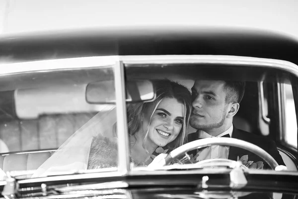 Happy Bride Groom Hugging Posing Old Retro Car Wedding Ceremony — Stock Photo, Image