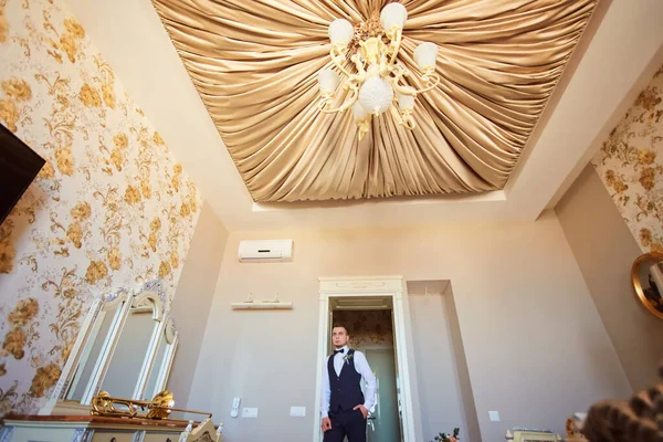 Wedding Morning Groom Expensive Interior Happy Groom His Wedding Day — Stock Photo, Image