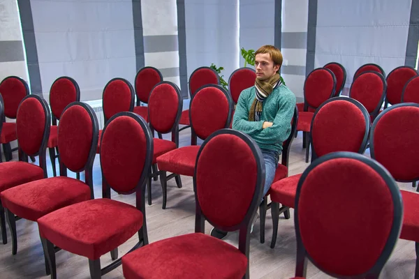 One Man Sitting Empty Cinema Theater Auditorium — Stock Photo, Image