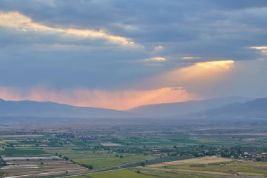 Pamukkale manzarası, hindi. Pamukkale hindisinde günbatımı
