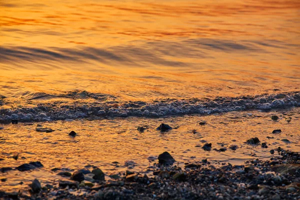 Kleurrijke Ocean Wave Zeewater Gladde Vorm Zonsondergang Licht Zonsondergang Prachtige — Stockfoto