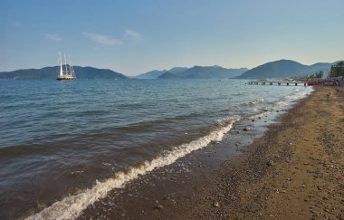 Türkiye 'deki Marmaris plajına bak