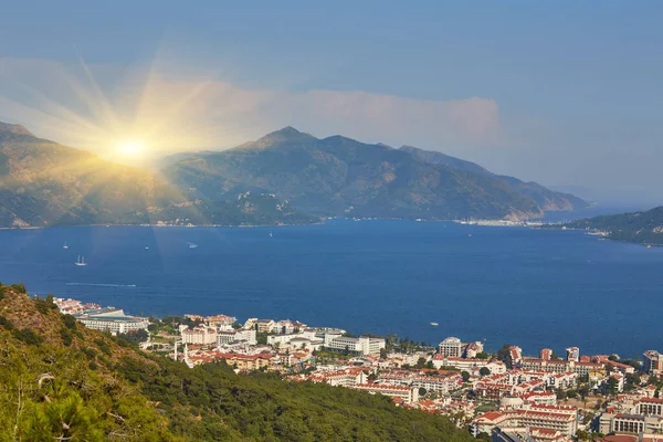 在地中海附近的马尔马里斯土耳其度假胜地 令人惊奇的顶部景色 暑期旅行 — 图库照片