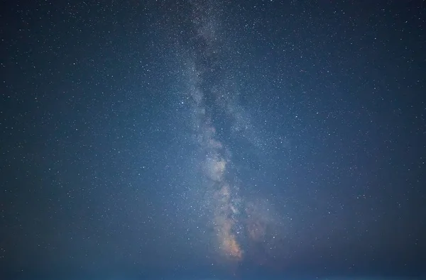 Voie Laiteuse Transversale Dessus Mer Sur Ciel Clair Sombre — Photo