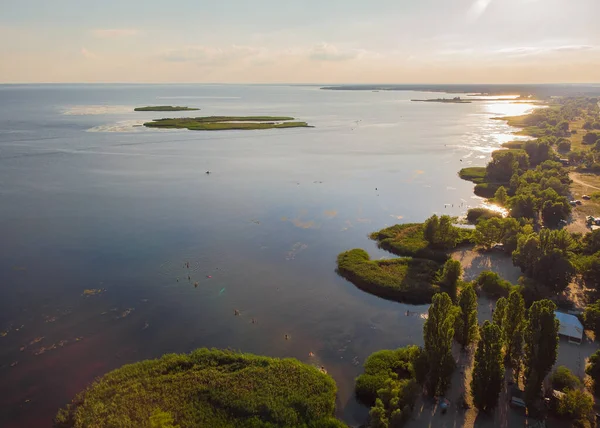 Vista Aérea Drones Curva Rio Largo Entre Prados Verdes Dia — Fotografia de Stock