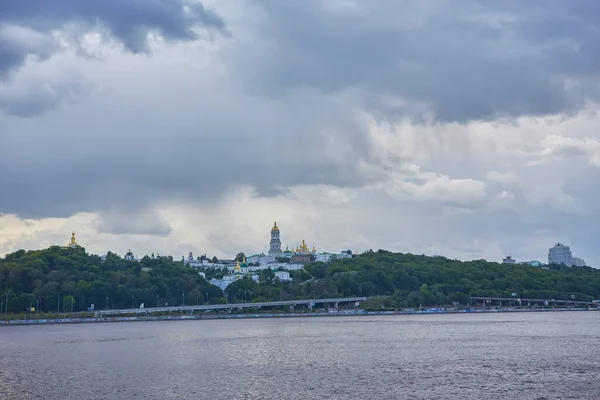 Monumento Madre Patria Pechersk Lavra Visto Desde Río Dniéper Kiev —  Fotos de Stock